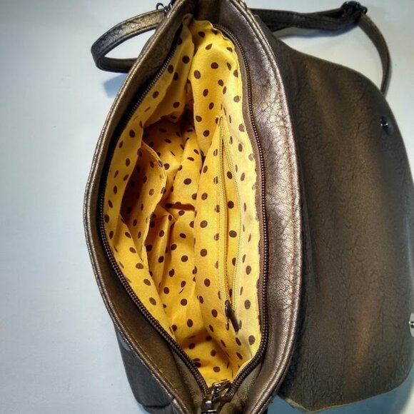 NO name soft bronze metallic purse - Picture 4 of 10